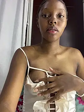 Snapshot of Meegannhill chatting on 11-14-25, 02:16 Meegannhill online show from 11-14-25, 02:16