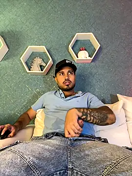 PapiStan online show from 10-05-25, 03:43