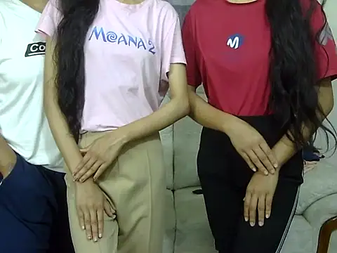Snapshot of SistersLove3 chatting on 03-22-25, 04:47 SistersLove3 online show from 03-22-25, 04:47