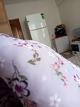 Snapshot of leona633 chatting on 11-19-25, 11:32 leona633 online show from 11-19-25, 11:32