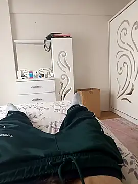 Snapshot of leona633 chatting on 11-29-25, 11:13 leona633 online show from 11-29-25, 11:13