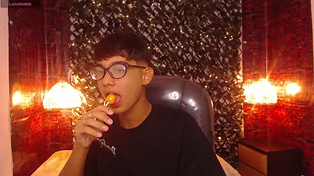 OliverTwinky online show from 03-21-25, 04:49