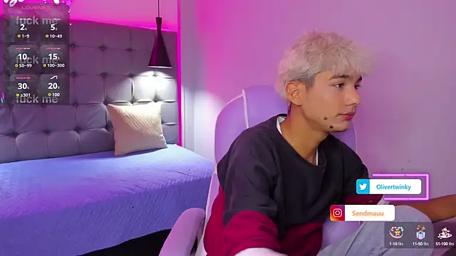 OliverTwinky online show from 09-13-25, 04:23