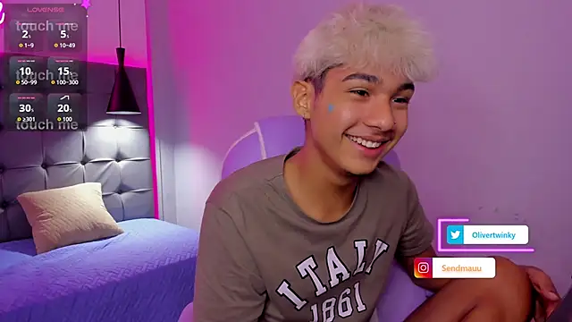 OliverTwinky online show from 09-18-25, 04:03