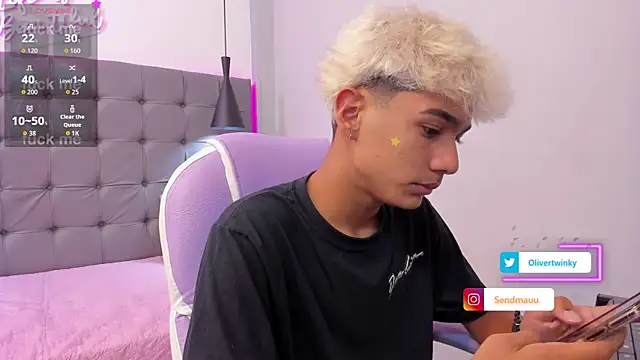 OliverTwinky online show from 09-23-25, 05:43