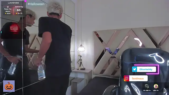 OliverTwinky online show from 10-10-25, 01:32