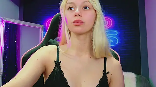 AlessiaCroft online show from 02-23-26, 04:54