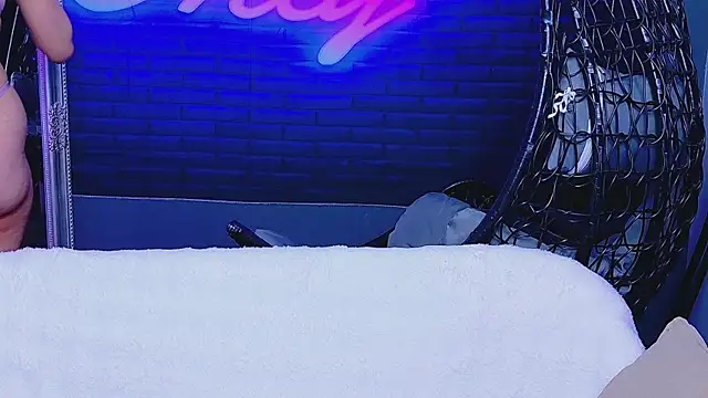 AlessiaCroft online show from 04-29-26, 03:54