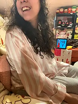 Snapshot of w3tkittty chatting on 11-15-25, 10:26 w3tkittty online show from 11-15-25, 10:26