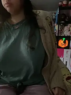 Snapshot of w3tkittty chatting on 11-18-25, 03:27 w3tkittty online show from 11-18-25, 03:27