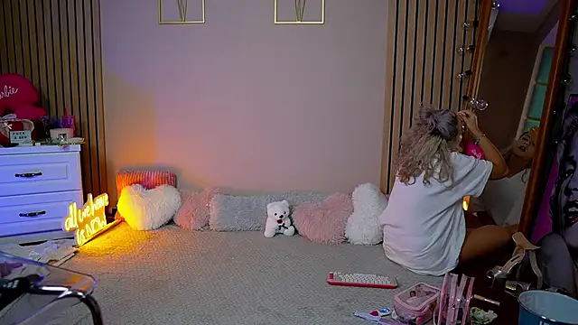 SabrinaJade online show from 09-09-25, 05:07