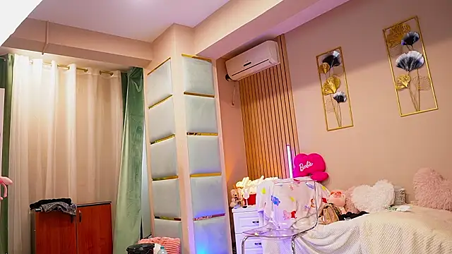 Snapshot of SabrinaJade chatting on 02-03-26, 05:49 SabrinaJade online show from 02-03-26, 05:49