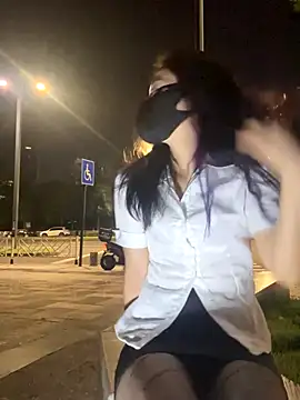 Snapshot of AiBanana chatting on 09-20-25, 06:53 AiBanana online show from 09-20-25, 06:53