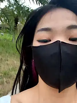 Snapshot of AiBanana chatting on 10-20-25, 10:16 AiBanana online show from 10-20-25, 10:16