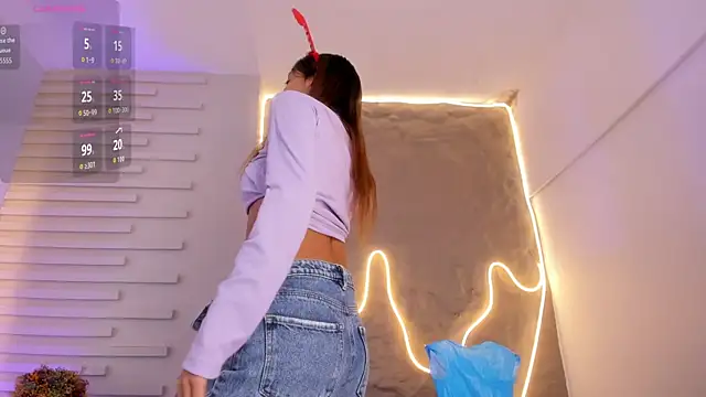 Dulce Quintana online show from 12-15-25, 12:31