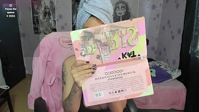 Medussa katt online show from 09-30-25, 06:13