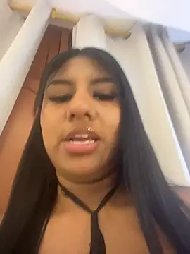 Snapshot of Emmily_Vargas chatting on 10-11-25, 01:49 Emmily Vargas online show from 10-11-25, 01:49