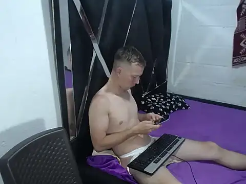 Snapshot of hot_mann11 chatting on 10-05-25, 09:56 hot mann11 online show from 10-05-25, 09:56