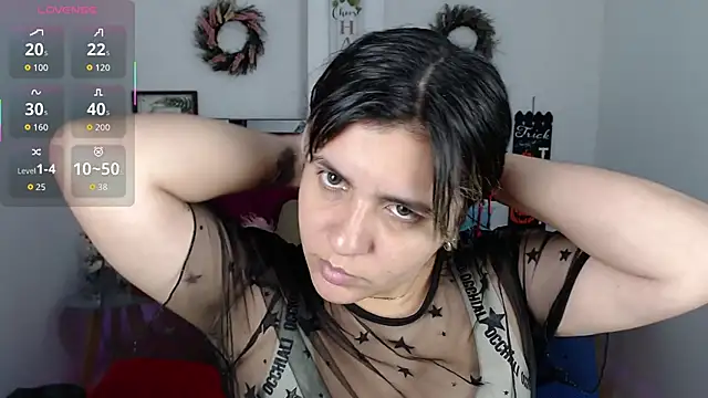 Snapshot of Isa-lox chatting on 10-17-25, 09:28 Isa-lox online show from 10-17-25, 09:28