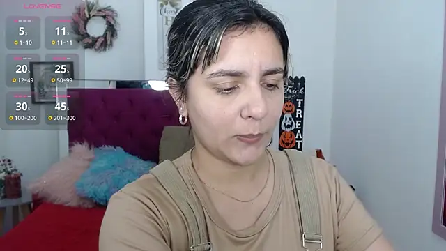 Snapshot of Isa-lox chatting on 10-21-25, 09:26 Isa-lox online show from 10-21-25, 09:26