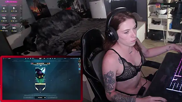 Horny Makima online show from 09-23-25, 11:46