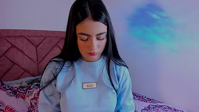 Snapshot of mialeia01 chatting on 09-24-25, 08:34 mialeia01 online show from 09-24-25, 08:34