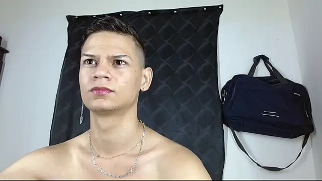 axce1 boy24 online show from 10-28-25, 12:30