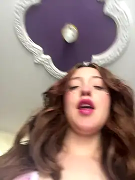 Snapshot of Baby__Otaku chatting on 10-01-25, 08:15 Baby Otaku online show from 10-01-25, 08:15