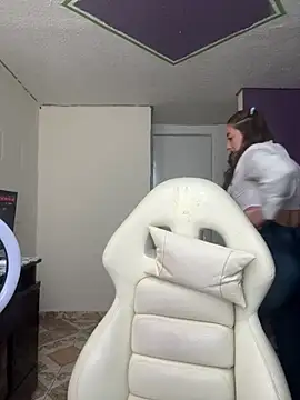 Snapshot of Baby__Otaku chatting on 10-04-25, 07:56 Baby Otaku online show from 10-04-25, 07:56