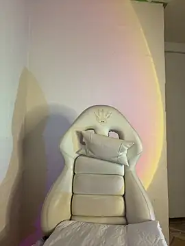 Snapshot of Baby__Otaku chatting on 10-10-25, 10:31 Baby Otaku online show from 10-10-25, 10:31