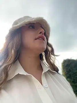 Baby  Otaku online show from 04-28-26, 08:36