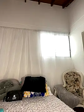 Mia  Gray online show from 11-13-25, 06:18