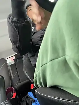 Snapshot of MeekyRich chatting on 11-26-25, 04:02 MeekyRich online show from 11-26-25, 04:02