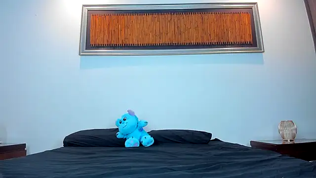 Bella  hamilton online show from 06-11-26, 02:00