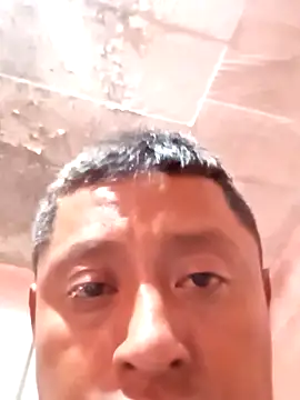 Snapshot of luuiss12 chatting on 09-27-25, 05:18 luuiss12 online show from 09-27-25, 05:18