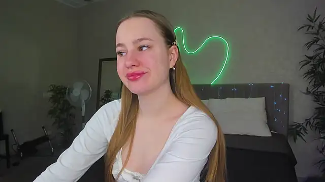 Candy Cansew online show from 12-03-25, 01:02