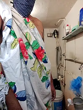 Snapshot of Brown69_guy chatting on 02-14-26, 06:32 Brown69 guy online show from 02-14-26, 06:32