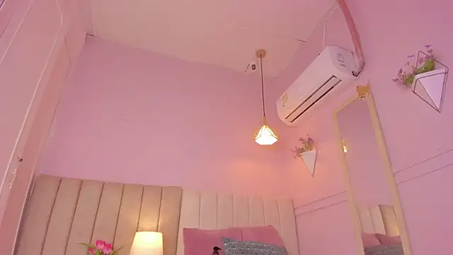  lucia 18 online show from 11-05-25, 06:30