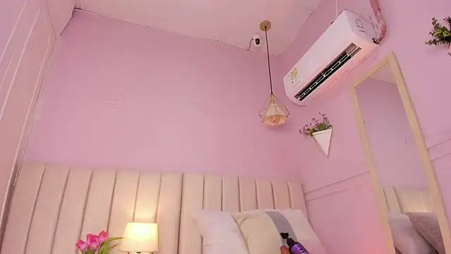  lucia 18 online show from 04-25-26, 02:47