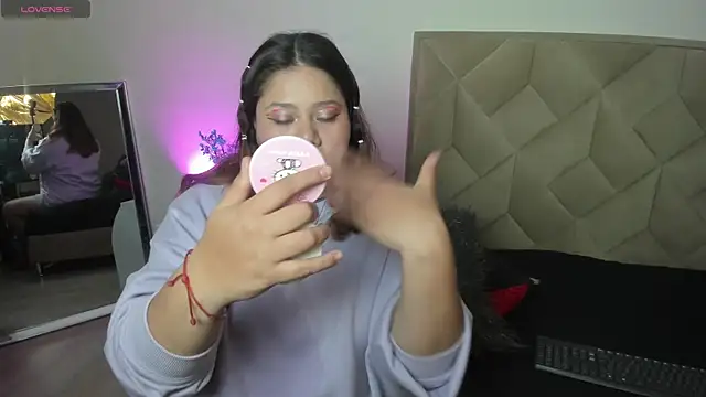 Snapshot of Paprika_ chatting on 03-22-25, 02:37 Paprika online show from 03-22-25, 02:37