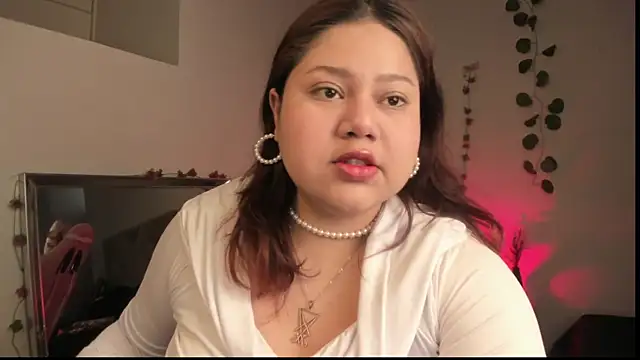 Snapshot of Paprika_ chatting on 09-15-25, 05:57 Paprika online show from 09-15-25, 05:57