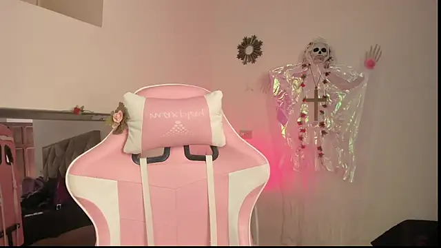 Snapshot of Paprika_ chatting on 10-26-25, 06:36 Paprika online show from 10-26-25, 06:36