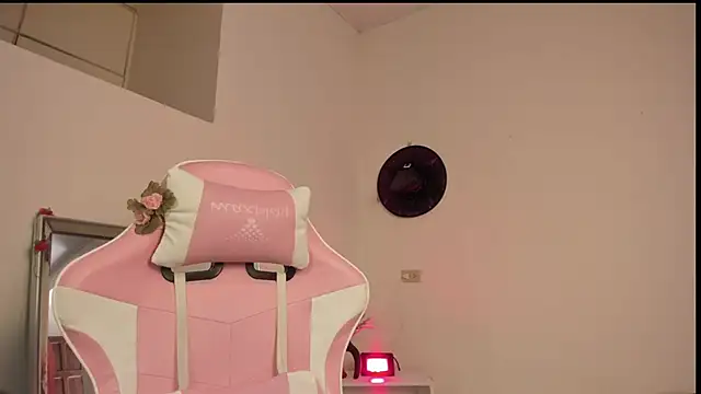 Snapshot of Paprika_ chatting on 11-08-25, 06:51 Paprika online show from 11-08-25, 06:51