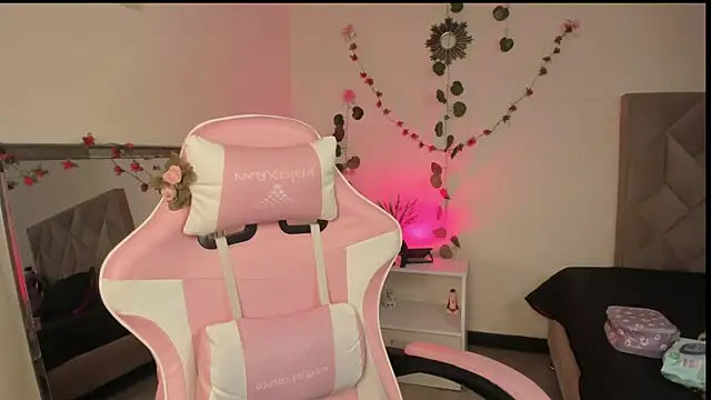 Snapshot of Paprika_ chatting on 11-23-25, 06:19 Paprika online show from 11-23-25, 06:19