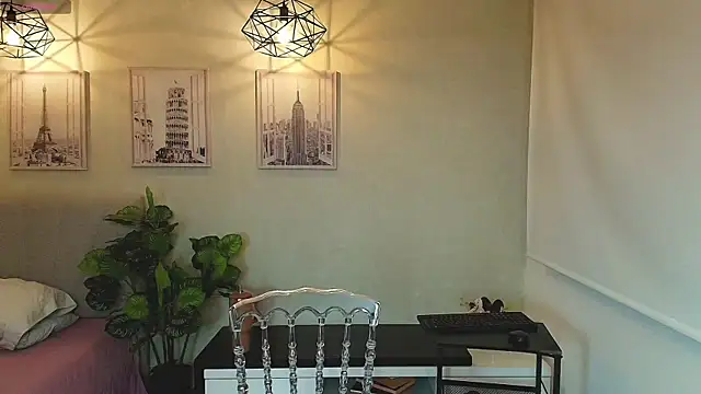  Victoria Collins online show from 09-23-25, 11:02