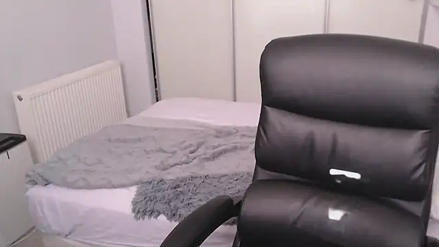 GothSuccubusBabe online show from 03-03-26, 05:19