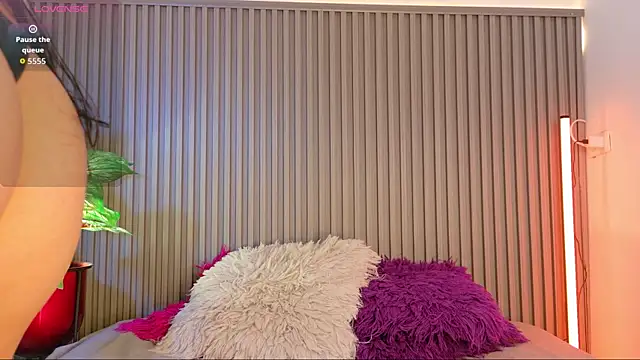 Luna maithe1 online show from 09-24-25, 12:19