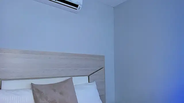 ZoeMorris online show from 11-22-25, 11:42