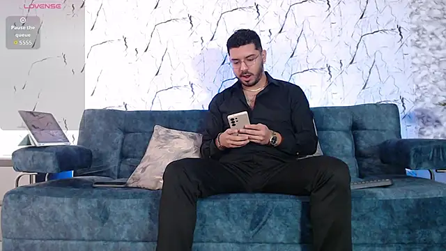 Snapshot of samuelcoopeer chatting on 09-30-25, 01:05 samuelcoopeer online show from 09-30-25, 01:05