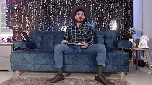 Snapshot of samuelcoopeer chatting on 10-28-25, 01:14 samuelcoopeer online show from 10-28-25, 01:14